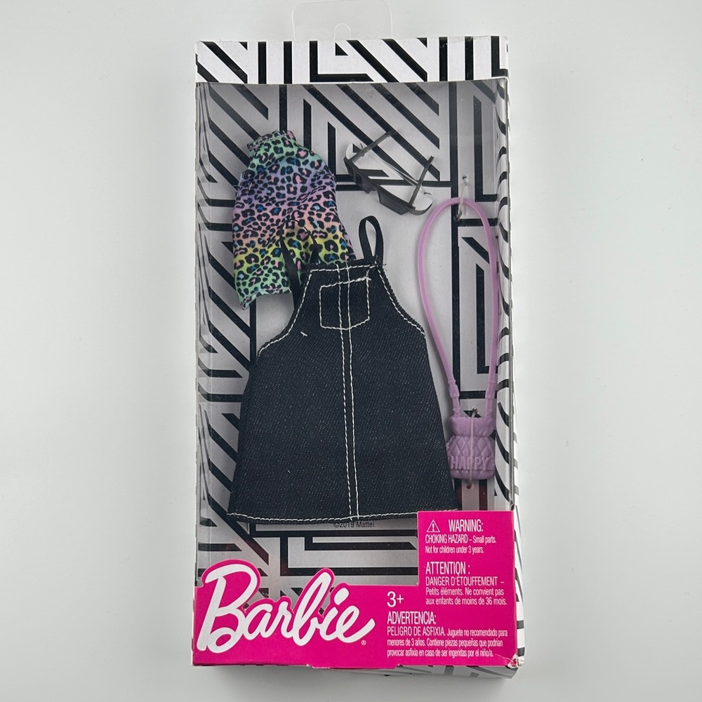 Barbie Dress and Accessory Set - Black and Pink